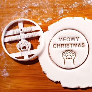 Meowy Christmas with Cat Paw Cookie Cutter for Holiday Baking Festive Cat Lover Gifts Cute Kitty Paw Biscuit Mold Winter Celebration Decorations Pet Themed Party Supplies Baking Tool