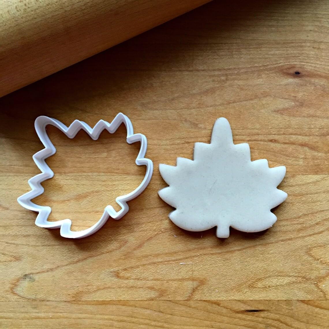 Cookie Maple Leaf Cookie Cutter, Suitable Size for Fall, Autumn, or Leaf-Shaped Cookies, Biscuits, Cakes, and Fondant Decorations, Perfect for Thanksgiving and Seasonal Events, Made in India - Image 3