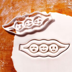 3 Peas in a Pod Cookie Cutter Set - Adorable Treats for Baby Showers, Family Gatherings, Friendship Celebrations, and Unique Gifts for New Parents, Baking Supplies for Kids, Cute Dessert Ideas