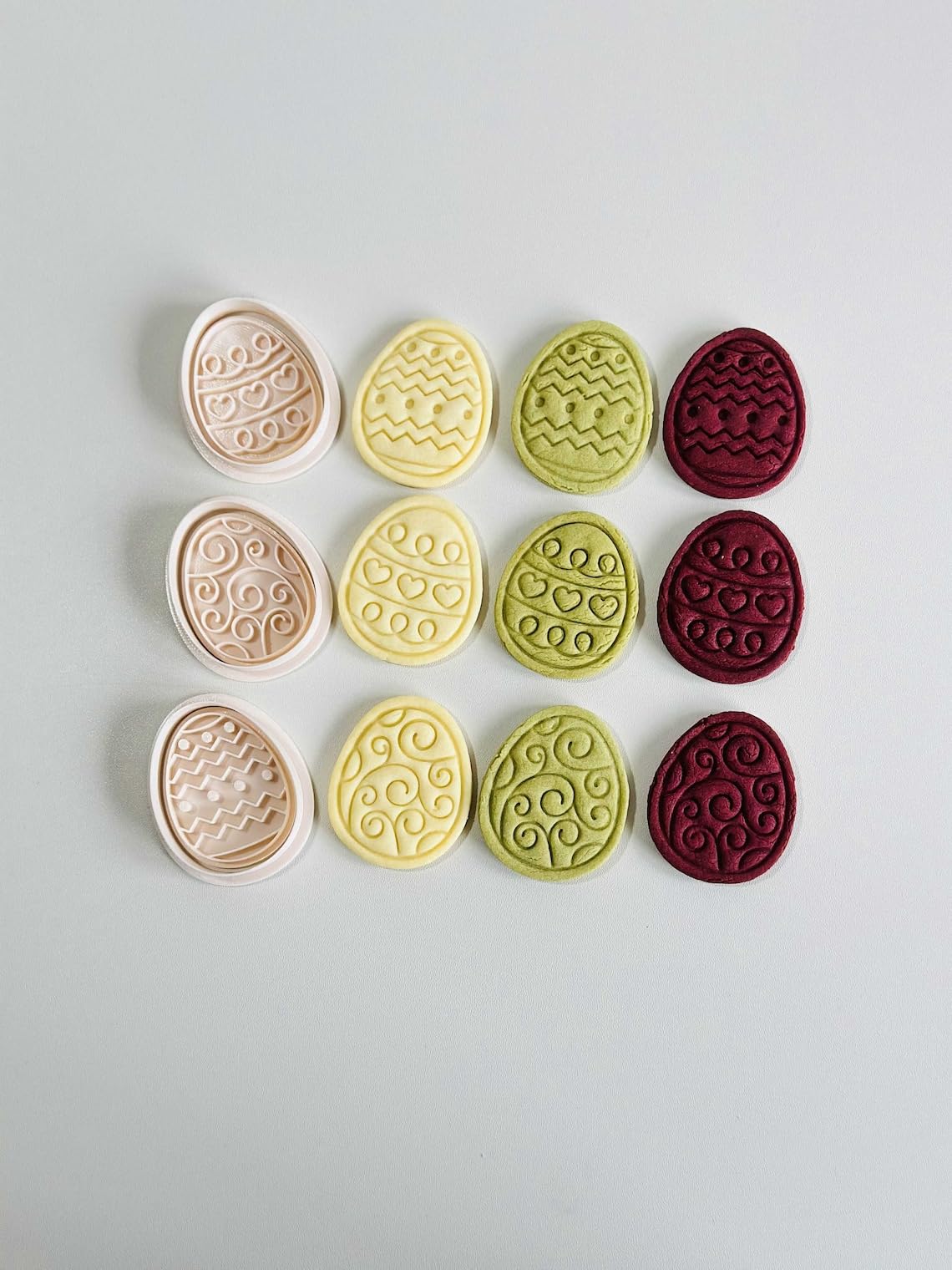 Black Easter Egg Cookie Cutter Stamp Plastic Floral Heart and Line Pattern Egg Shape Baking Tool for Holiday Cookies Biscuits Fondant Party Treats Home Baking Spring Desserts - Image 3