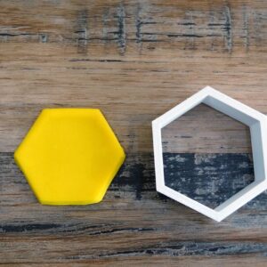 Hexagon Shape Cookie Cutter for Baking Shortbread Cookies Biscuit Pastry Sugar Paste Fondant Cake Decoration Homemade Treats Geometric Cookie Design for Gifts Events Dessert Platters