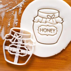 Honey Pot Cookie Cutter Biscuit Cutter Honeybee Themed Drizzler Design for Baking Apiculturist-Inspired Cookies Honeycomb Pollen Nectar Shape Perfect for Gingerbread Bee Lover (ONLY HONEY POT)