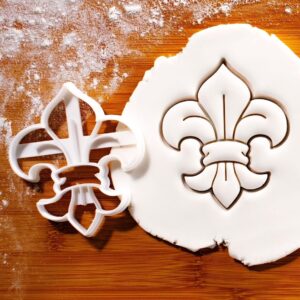 Fleur de Lis Cookie Cookie Cutter French Symbol Baking Tool for Carnival Mardi Gras New Orleans Themed Parties Royalty Heraldic Emblem Biscuit Cutter Crafting Mold