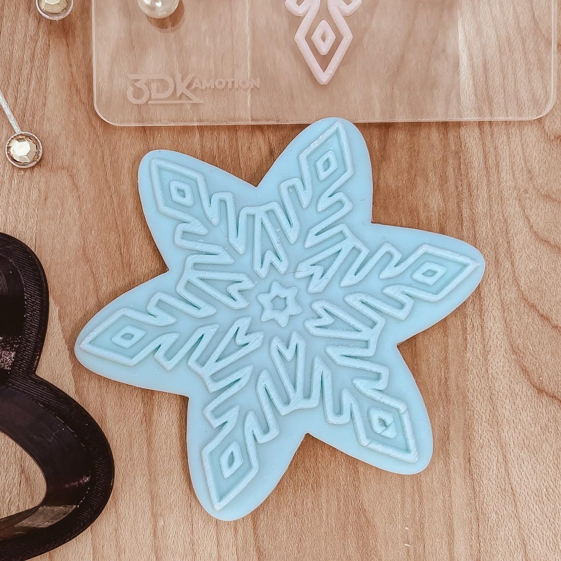 Snowflake Cookie Cutter and Fondant Embosser Set (2), Detailed Snowflake Cookie Cutter, Winter Cookie Stamp, Christmas or Holiday Baking, Embosser/Debosser, Made in India - Image 2