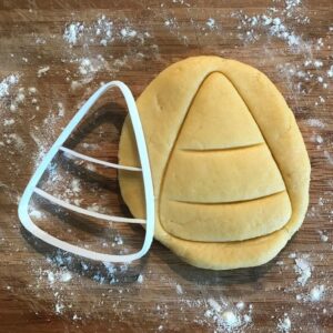 Black Candy Corn Cookie Cutter Halloween Candy Shape for Baking Polymer Clay Earrings Jewelry Making Fondant Crafts Kawaii Halloween Cookies Party Favor Kitchen Tool