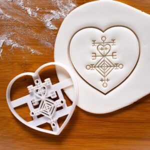Love Charm Cookie Cutter Biscuit Mold Featuring Icelandic Magical Stave Astarstafur Rune Sigil Mythology Galdrastafur Spell Symbol for Baking Themed Parties and Magical Treat (ONLY LOVE CHARM)