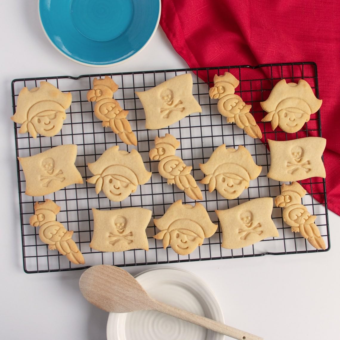 Pirate Flag cookie cutter kids birthday party biscuit fondant crafting tool nautical theme Halloween buccaneer skull crossbones pirate ship treasure map ocean treat vintage (ONLY PIRATE FLAG) - Image 4