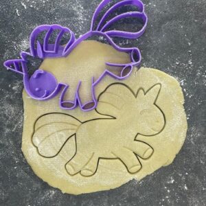Unicorn animal cookie cutter for baking shortbread biscuits, fondant shaping, sugar paste cutting, magical fantasy-themed cake decoration, pastry crafting, homemade dessert decorating
