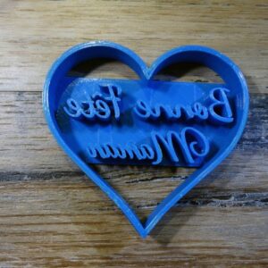 Heart Cookie Cutter Happy Mothers Day Message for Making Shortbread Cookies Pastry Sugar Paste Fondant Cake Decoration Personalized Baking Tool for Celebrating Moms Homemade