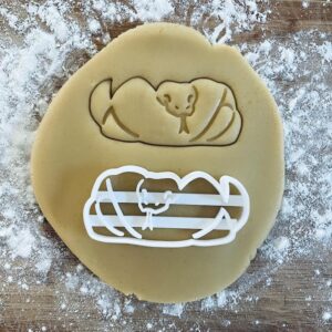 Black Snake Cookie Cutter Reptile Biscuit Cutter Snake Lover Gift Fondant Clay Pastry Dough Stamp Reptile Birthday Party Halloween Decor Gift for Mom