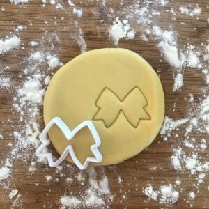 Black Hair Bow Cookie Cutter Bow Tie Shape Mini Biscuit Cutter for Baking Fondant Dough Polymer Clay Jewelry Making Earring Cutter Birthday Baby Shower Party Favor