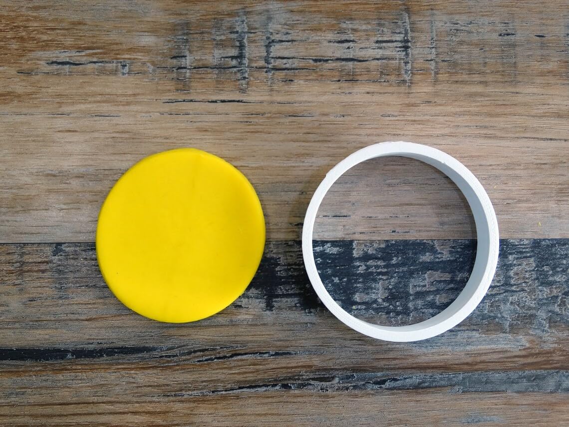 Circle Shaped Cookie Cutter for Making Homemade Shortbread Cookies Pastry Sugar Paste Fondant Cake Decorations Ideal for Baking Donuts Biscuits Sandwiches Crafts and Everyday Kitchen