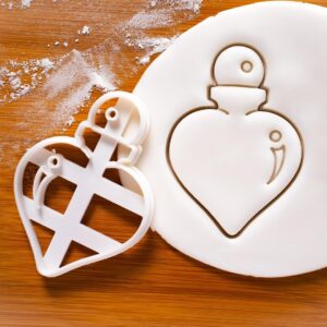 Love Potion cookie cutter magical healing bottle biscuit fondant cutter witchcraft Halloween baking tool toxic potion vial spellcraft party favor mystical theme baking accessory (ONLY LOVE)