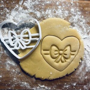 Black Heart with Ribbon Cookie Cutter Valentines Gift Valentines Day Baking Tool Love Cookie Cutter Gift for Girlfriend Biscuit Fondant Clay Cutter Party Shower Favors