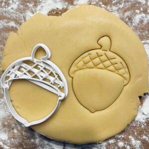 Black Acorn Cookie Cutter Autumn Fall Nut Seed Biscuit Cutter Oak Tree Acorn Shape for Baking Pastry Fondant Dough Forest Garden Theme Squirrel Treats Cake Decorating Tool Cookies Press