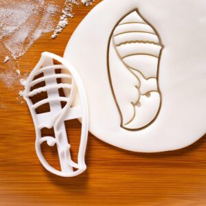 Chrysalis Cookie Cutter Bake Biscuit Mold Life Cycle Science Caterpillar Larvae Pupa Hatch Egg Butterfly Metamorphosis Educational Birthday Party Themed Baking Craft Tool (ONLY CHRYSALIS)