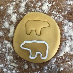 Black Bear Cookie CutterAnimal Mini Biscuit Cutter for Baking Fondant Dough Polymer Clay Jewelry Making Earring Cutter Party Favor Craft Tool