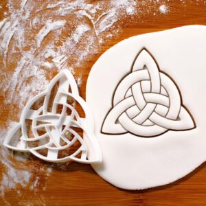 Triquetra Celtic Knot Cookie Cutter Biscuit Cutting Celtic Designs Icovellavna Knots Insular Art Patterns Vesica piscis Symbol Gaelic Pagan Luck Baking Tool Cookie Cutter (ONLY Triquetra)