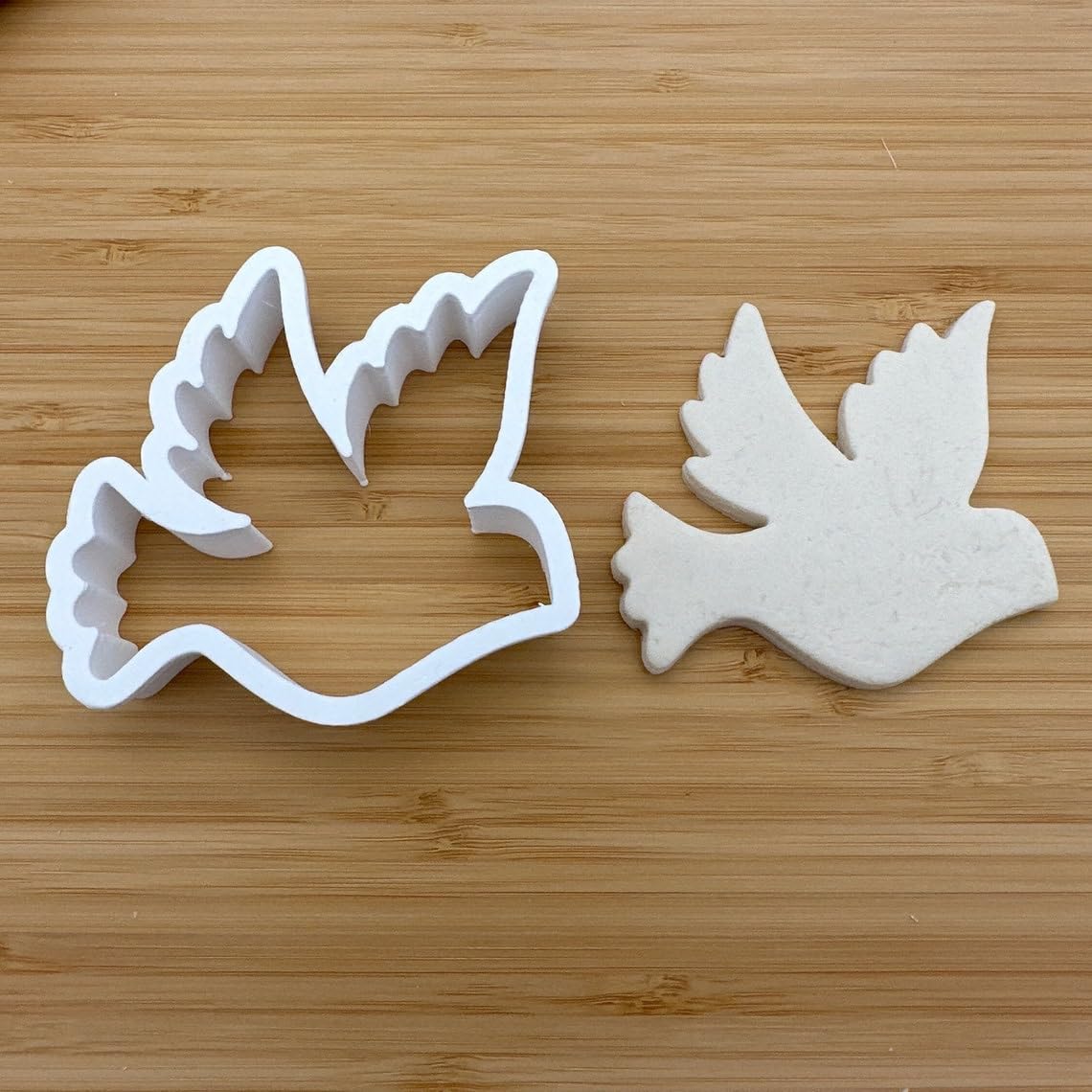 Bird Shape Polymer Clay Cutter Cookie Fondant Biscuit Cutter Sharp Tapered Edge Tool for Earrings Jewelry Making Animal Theme Cupcake Decoration Baking Craft Projects Nature Wildlife