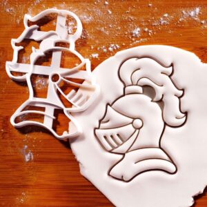 Knight Helmet with Plumage CIt helps bakers create authentic visually appealing cookies that capture the essence of historical knights, adding charm and creativity to your (ONLY KNIGHT HELMET)