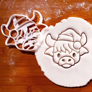 Christmas Highland Cow Face Cookie Cutter for holiday baking Scottish Highlands farm animal themed cookie cutter ideal festive Christmas treats and farmhouse holiday celebrations (ONLY FACE)