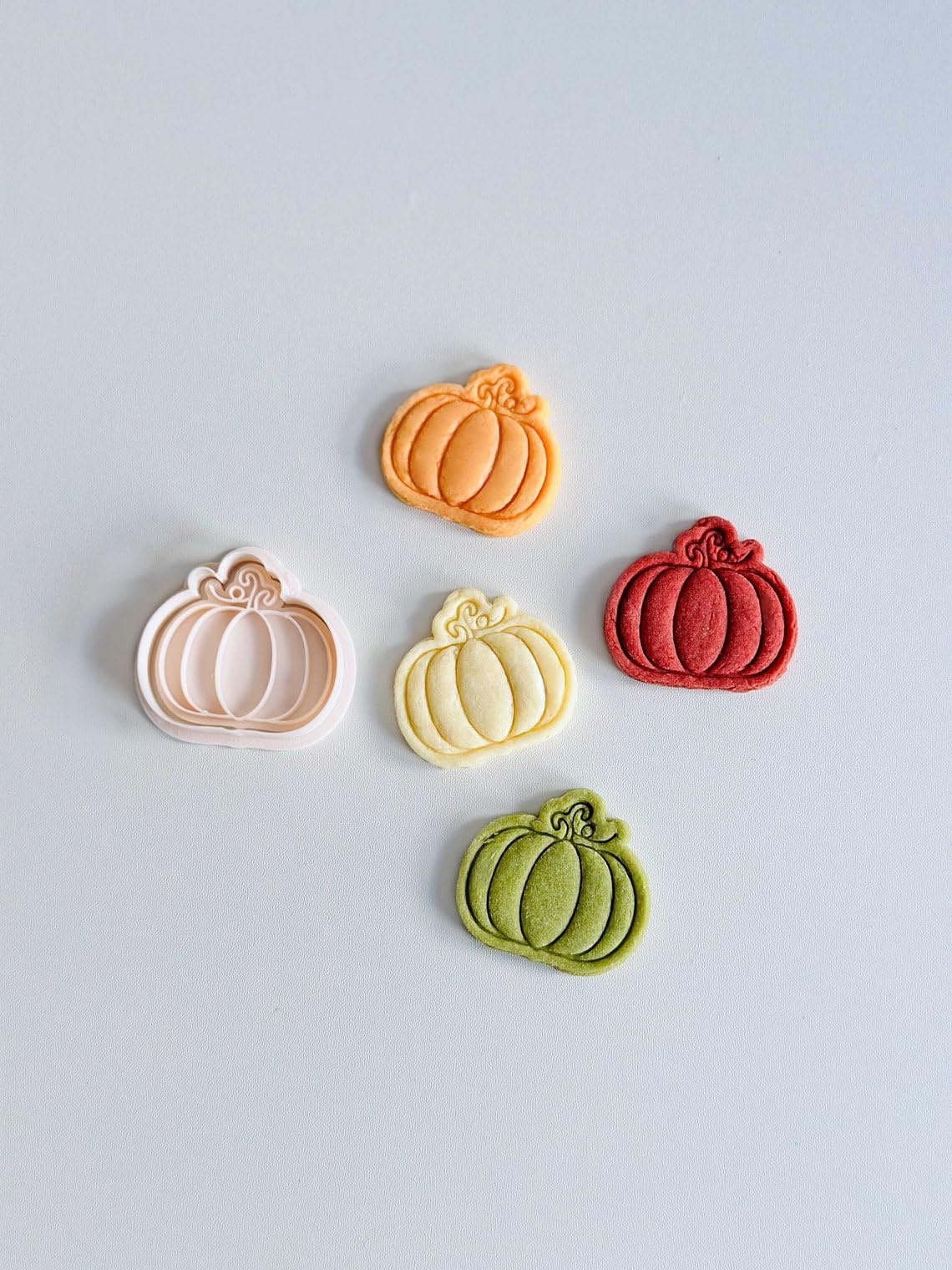 Black Pumpkin Cookie Cutter Fall Pumpkin Cookie Cutter Stamp Set Leaf Pumpkin Shape Baking Tool for Cookies Fondant Cake Decorating Autumn Party Treats Kitchen Baking Accessory