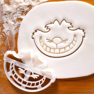 Cheshire Cat Cookie Cookie Cutter Biscuits Alice in Wonderland Themed Tea Party Baking Mold Iconic Grinning Cat Character Design Perfect for Kids Parties, Storybook Events (ONLY CHESHIRE CAT)