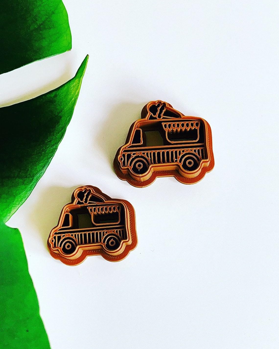 Ice Cream Truck Polymer Clay Earring Cutter India Cookie Hand Clay Cutter Mold Tool for Jewelry Making Biscuit Fondant Cutter DIY Crafts Summer Party Accessories Fun Design
