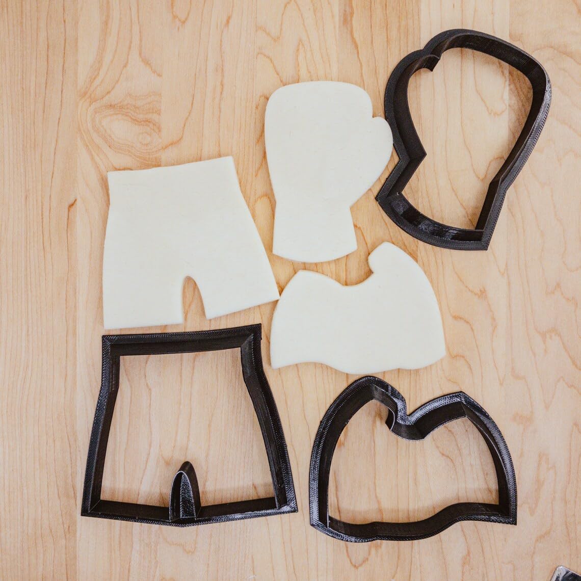 Boxing Cookie Fondant Clay Cutter Set of 3 India Cookie Molds for Shaping Boxing Shorts Boxing Glove and Tricep Muscle Sports Themed Baking Tools DIY Cake Cupcake Craft - Image 3