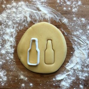 Black Beer Bottle Cookie Cutter cookie India Wine Bottle Shape Cutter for Baking Fondant Polymer Clay Jewelry Earring Making Tool Food Cookie Cutter Beer Theme Craft Accessory