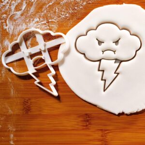 Angry Cloud Cookie Cutter Stormy Weather Biscuit Mold Fun Baking Tool for Kids Parties Themed Events Weather Education Crafting Fondant Clay Decoration Storm and Rain Inspired Treats
