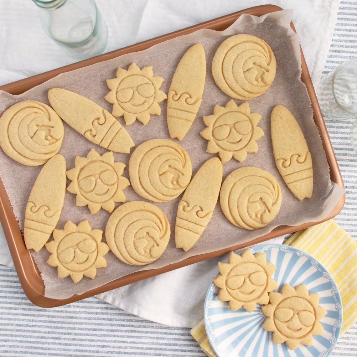 Surfer Cookie Cookie Cutter Surfing Theme Biscuits Wave Rider Ocean Beach Party Favor Sea Swell Craft Tool for Summer Birthday Coastal Holiday Treats and Surfer Design Cookies (ONLY Surfer) - Image 4