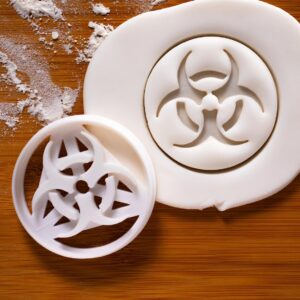 Toxic and Science Symbols Cookie Cookie Cutters Laboratory Theme Biscuits Chemical Hazard Death Skull Sign Cookie Mold for Science Fair Baking Classroom Education and Themed Party (ONLY ONE)