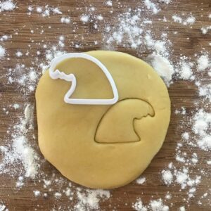 Black Wave Cookie Cutter Ocean Sea Theme Mini Biscuit Cutter for Baking Fondant Dough Polymer Clay Jewelry Making Earring Cutter Gift for Surfer Party Favor