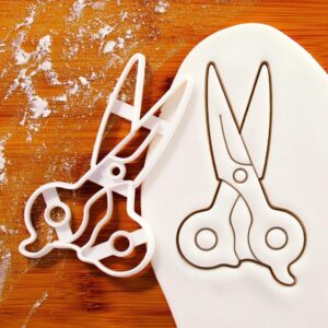 Cutting Scissors Cookie Cutter for Biscuits Hairdresser and Barber Tool Shape Ideal Gift for Hair Stylists, Barbers, Salon Professionals, Pampering Parties, and Beauty Industry (ONLY CUTTING)