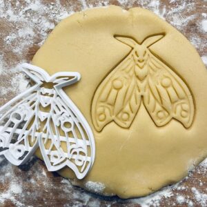 Black Emperor Moth Cookie Cutter Night Insect Butterfly Biscuit Cutter Cookie Stamp for Fairy Garden Party Witchy Magical Baking Wiccan Theme Pastry Fondant Dough Tool