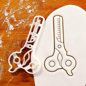 Thinning Scissors Cookie Cutter for Biscuits Hairdresser and Barber Tool Shape Ideal Gift for Hair Stylists, Barbers, Salon Professionals, Pampering Parties and Beauty Industry (ONLY THINNING)