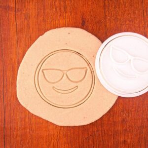 Smiley Cool Face Black Cookie Cutter Cookie Baking Stamp for Fun Cookies Unique Geek Gift Idea for Birthday Parties Events Kids Family Treats Decoration Supplies Expressive Cookie