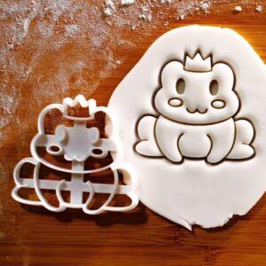 Cute Frog with Crown Cookie Cutter for Fairy Tale Garden Tea Party Baking Enchanting Edible Treats Frog Shaped Cookies Ideal for Themed Birthday Parties Kids Events and Creative Baking