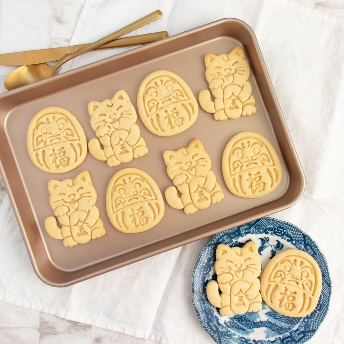 Lucky Cat Cookie Cutter Maneki Neko Beckoning Cat Paw Design for Japanese Good Luck Charm Biscuits Traditional Wishing Goal Success Craft Themed Baking Treats Kitchen Tool (ONLY LUCKY CAT) - Image 4