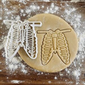 Black Rib Cage Cookie Cutter Human Body Biscuit Cutter Medical Cookie Stamp Ribs Cookies Gift for Medical Student Radiologist Science Enthusiast Pastry Fondant Tool