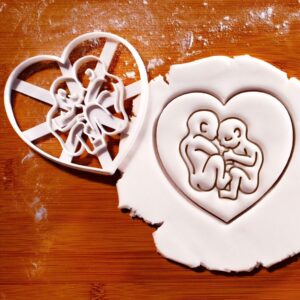 Twin Babies Heart Cookie Cutter Biscuit Mold for Baby Shower Baking Pregnancy Announcement Treats Mom to Be Gifts Double Baby Theme Cookies for Celebration Dessert Table Decorations