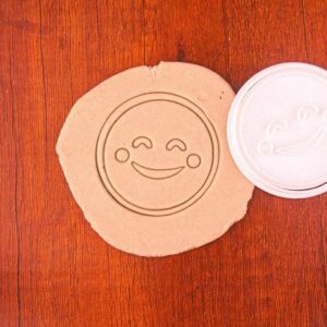 Smiley Face Black Cookie Cutter Cookie Cookie Stamp for Happy Face Cookies Fun Party Baking Birthday Decoration Supplies Unique Gift for Friends Kids Family Geek Themed Cookie Making