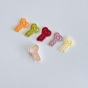 Black Key Cookie Cutter Stamp Plastic Heart Shaped Key Baking Tool for Valentine Day Cookies Biscuits Fondant Party Treats Home Baking Romantic Desserts