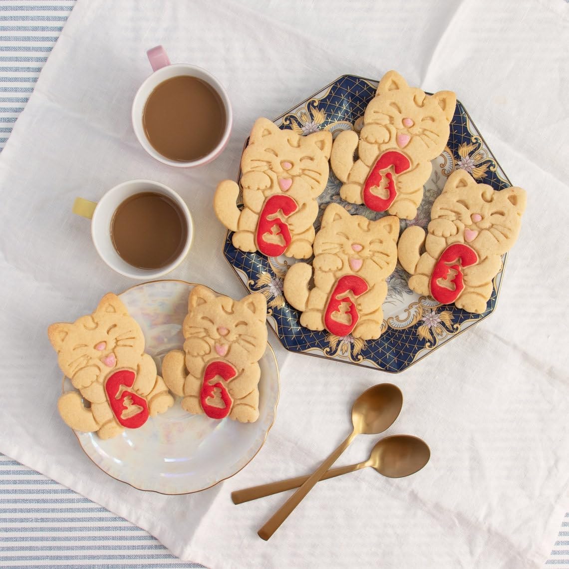 Lucky Cat Cookie Cutter Maneki Neko Beckoning Cat Paw Design for Japanese Good Luck Charm Biscuits Traditional Wishing Goal Success Craft Themed Baking Treats Kitchen Tool (ONLY LUCKY CAT) - Image 2