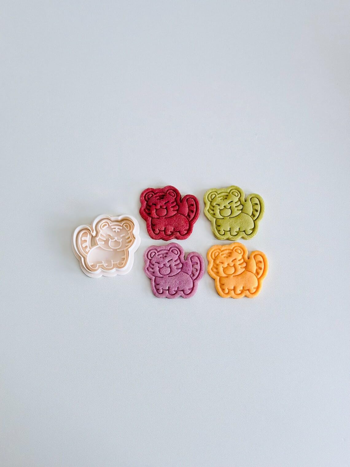 Black Tiger Cookie Cutter Set, Animal-Shaped Cookie Mold, Creative Cookie Cutter Stamp Set for Baking, Fondant and Dough Cutter, Fun Baking Tool for Desserts cookie India