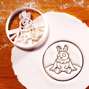 Resting Cute Mothman Cookie Cutter Biscuit Mold Inspired by West Virginia Folklore for Halloween Baking Spooky Paranormal Cryptid Treats Fun Monster Cookies for Kids Parties Gifts