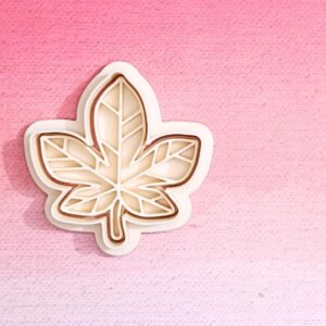 Chestnut leaf cookie cutter set for baking autumn cookies fondant cake decorations and seasonal crafts perfect for fall festivals harvest parties thanksgiving baking and classroom