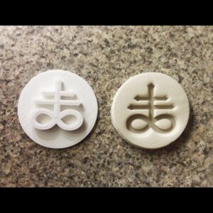 Leviathan Cross Black Cookie Embosser Stamp for Halloween Cupcakes Cookies Baking Decoration Tool Ideal for Spooky Party Crafts Kitchen Use and Personalized Food Design