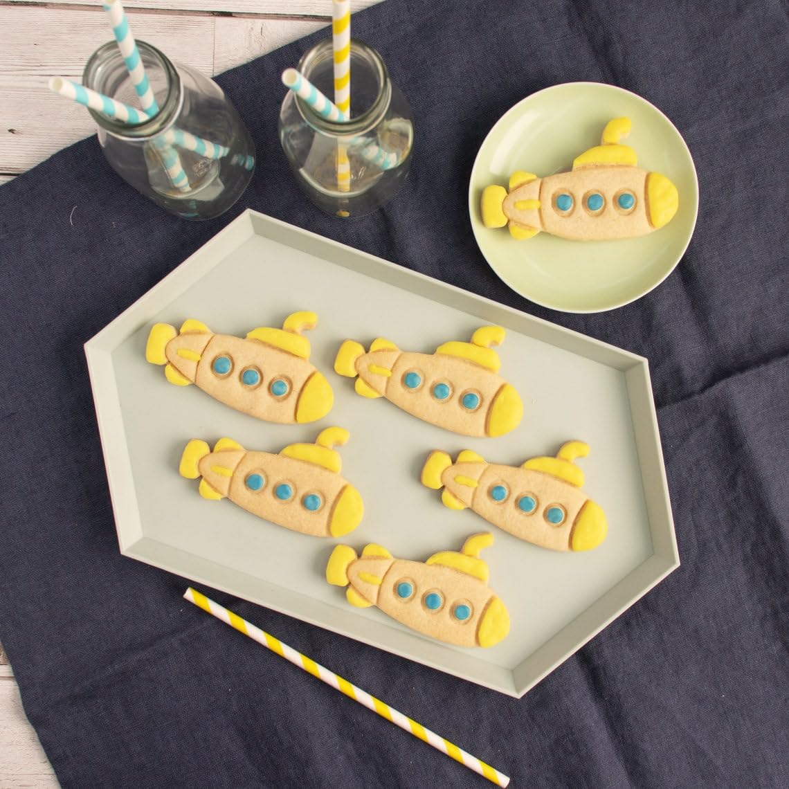 Submarine Cookie Cutter Nautical Themed Baking Baby Shower Birthday Wedding Bachelorette Maritime Bon Voyage Party Biscuit Cutt Fondant Clay Craft Sailing Ship Boat Decoration (ONLY SUBMARINE) - Image 2